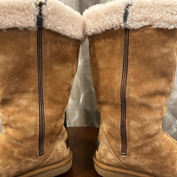 Women’s Ugg Tall Chestnut Brown Plumdale Cuff Pom Pom Zip Boots - Picture 13 of 16